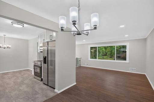 406 Centennial Drive, Roseville, MN 55113