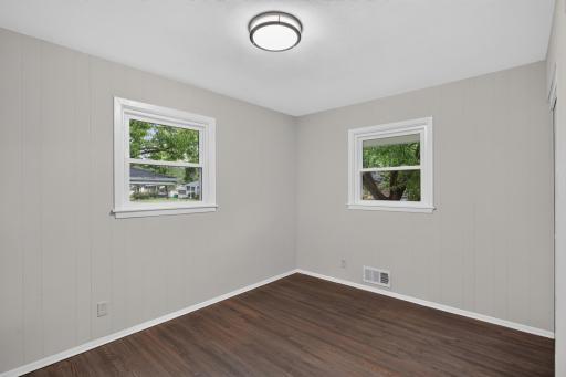 406 Centennial Drive, Roseville, MN 55113