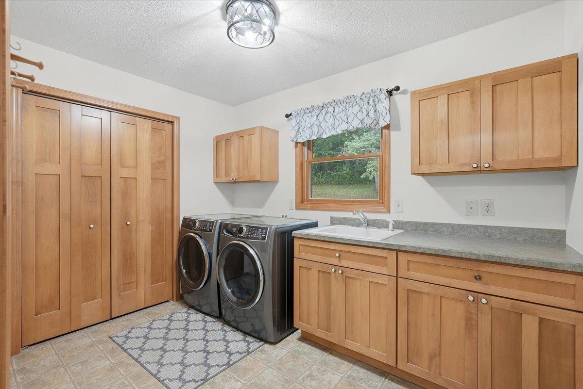 31-Laundry Area.jpg
