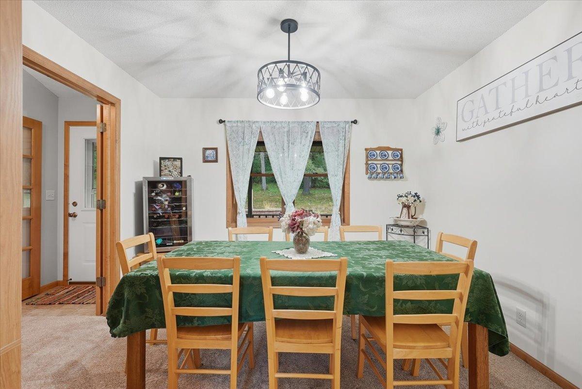 14-Dining Area.jpg