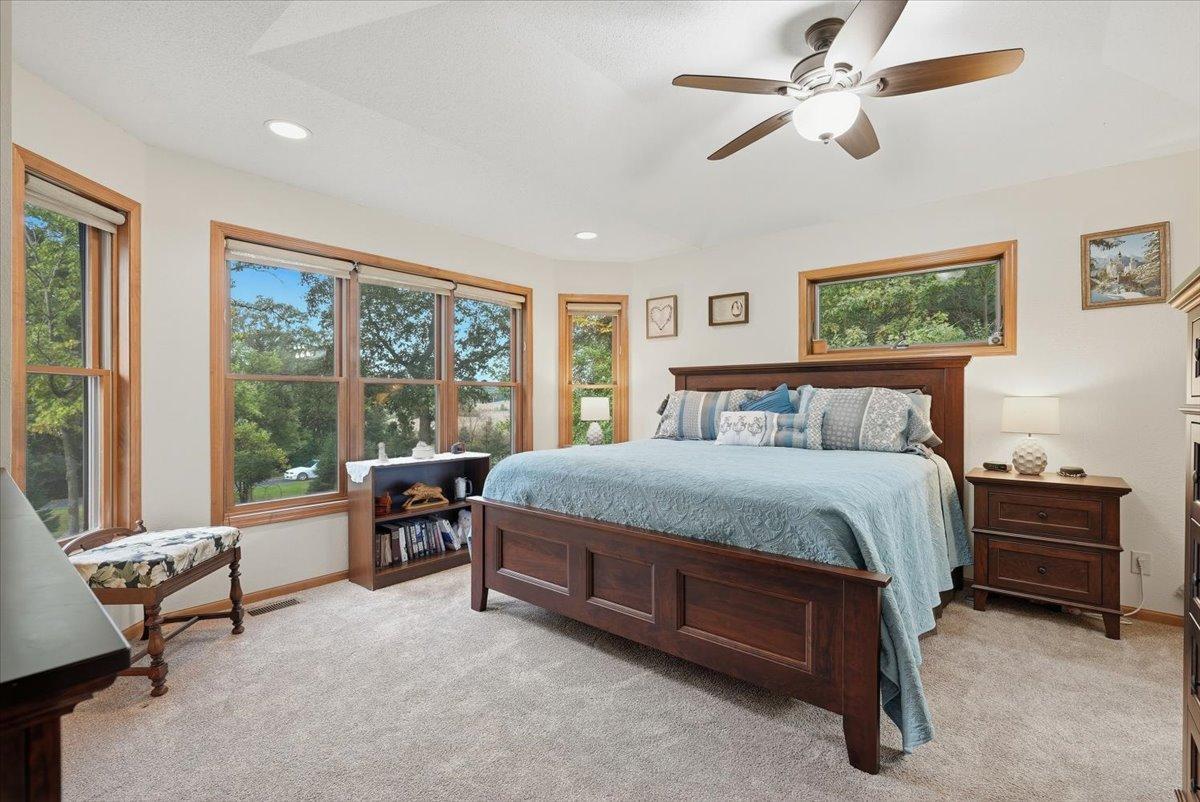 15-Primary Bed.jpg