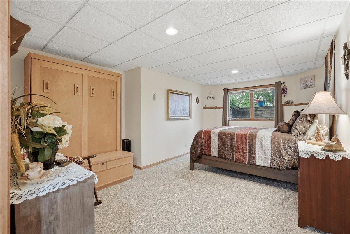 20-Bed 2.jpg