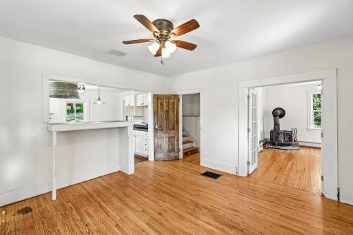 10-web-or-mls-Saint Croix Trl-S2807-019.jpg