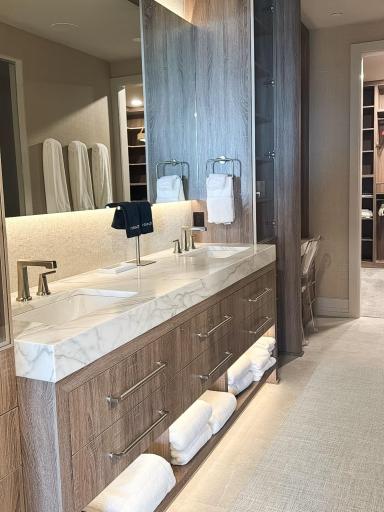 275 Lake Street E, 302, Wayzata, MN 55391