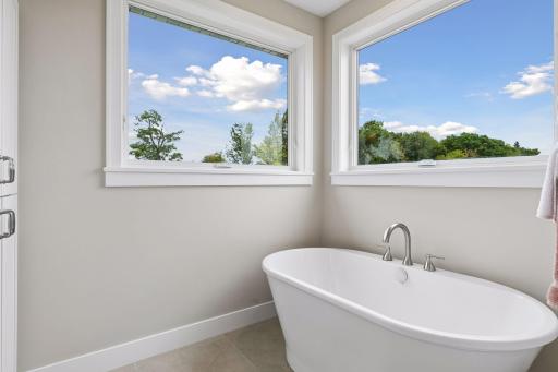 1053 Hart Lake Avenue, New Richmond, WI 54017