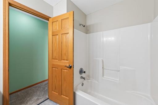 24_21340_Van_Buren24_mls.jpg