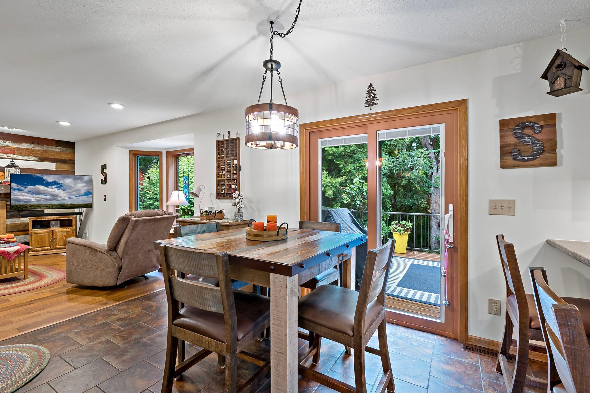 48-web-or-mls-112122 Haering Ln Chaska_0051.jpg