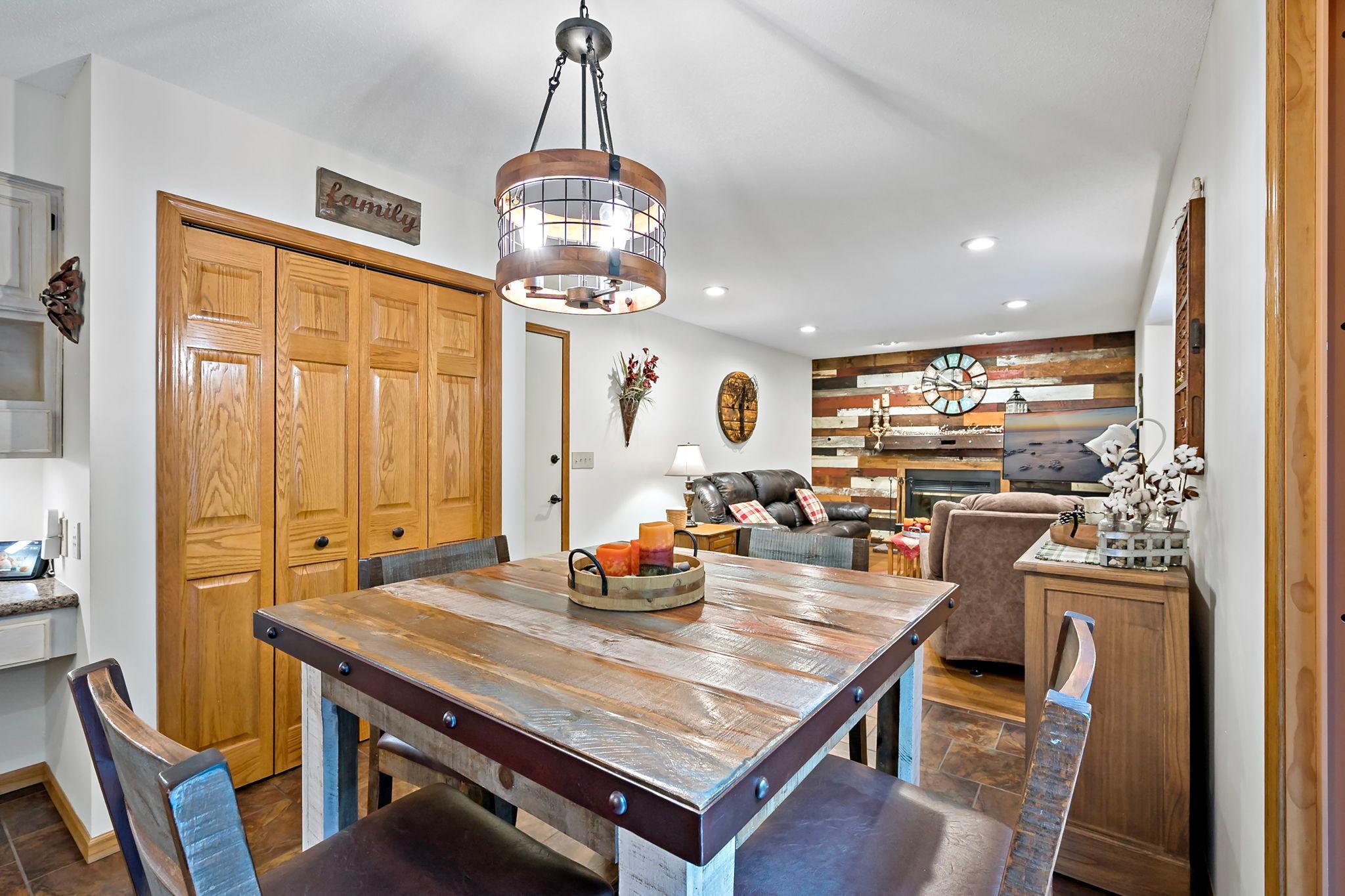 50-web-or-mls-112122 Haering Ln Chaska_0053.jpg