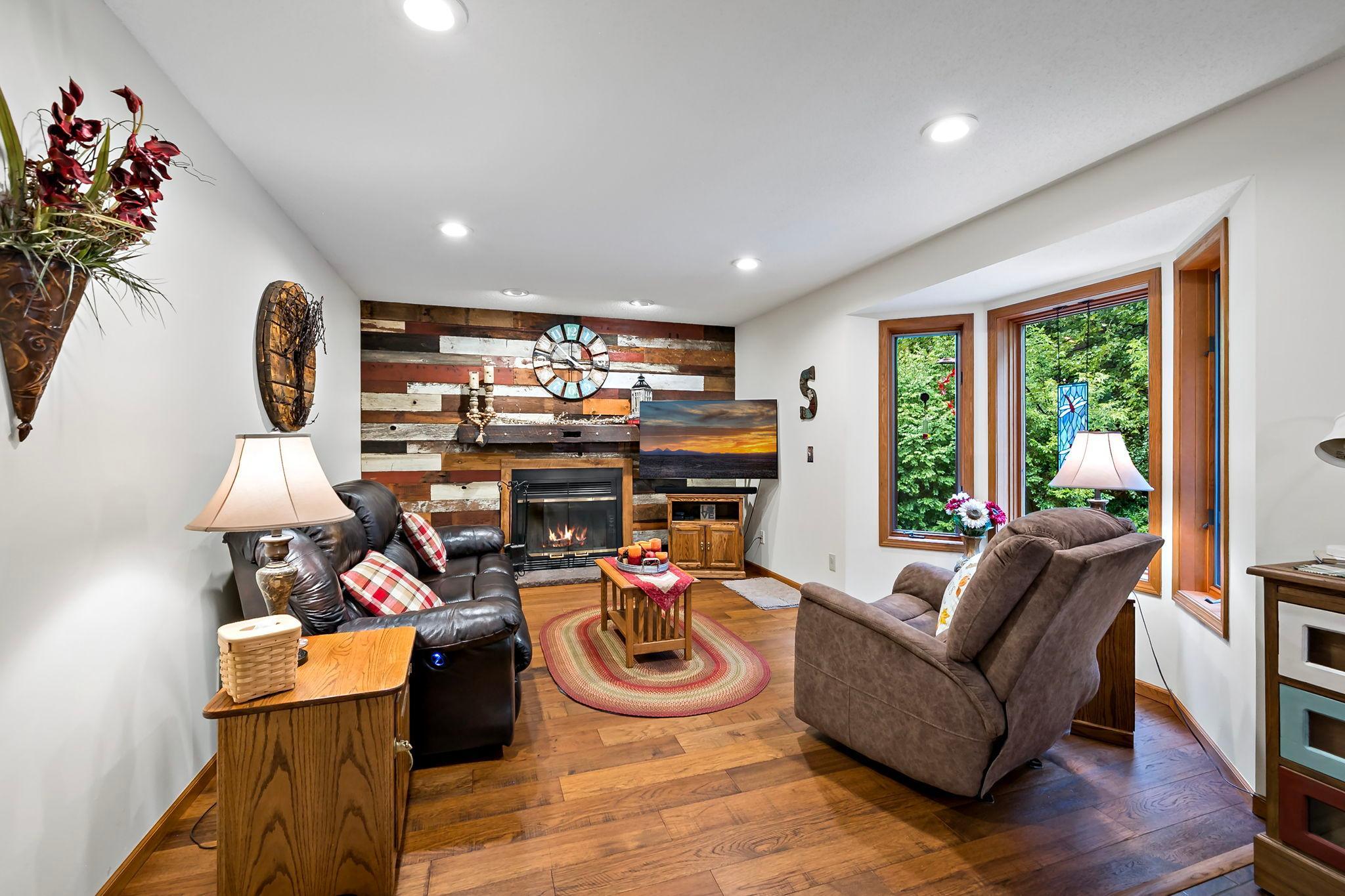51-web-or-mls-112122 Haering Ln Chaska_0054.jpg