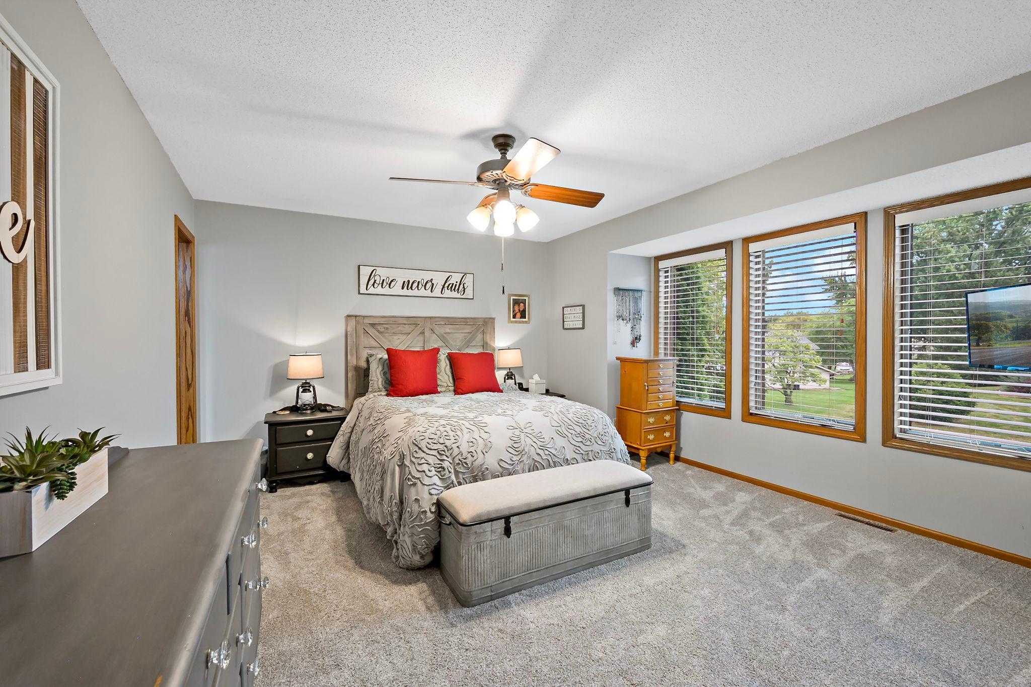 57-web-or-mls-112122 Haering Ln Chaska_0060.jpg