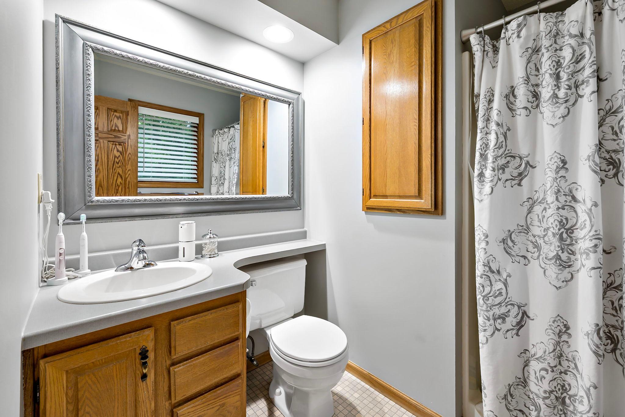 60-web-or-mls-112122 Haering Ln Chaska_0063.jpg