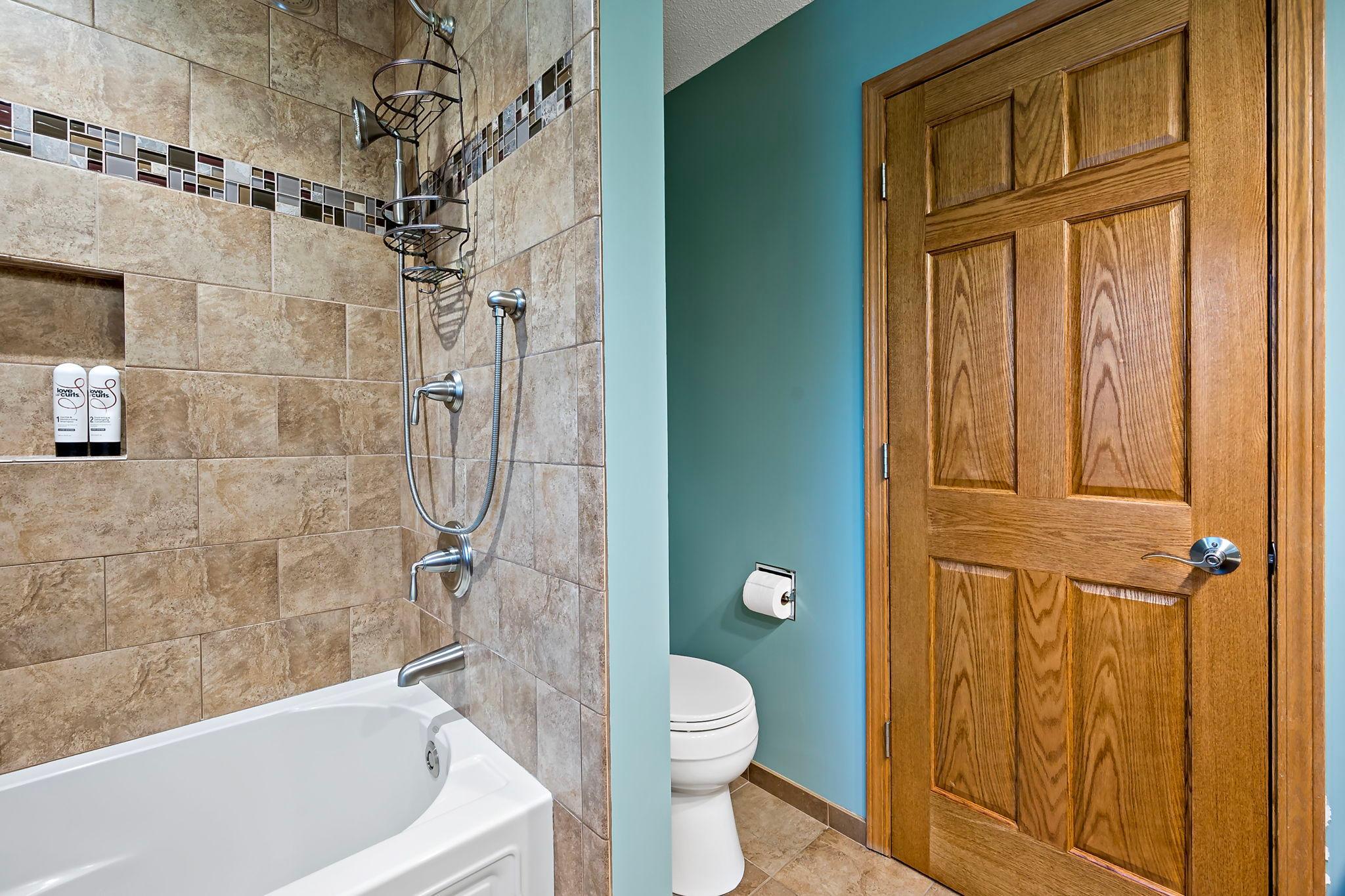 55-web-or-mls-112122 Haering Ln Chaska_0058.jpg