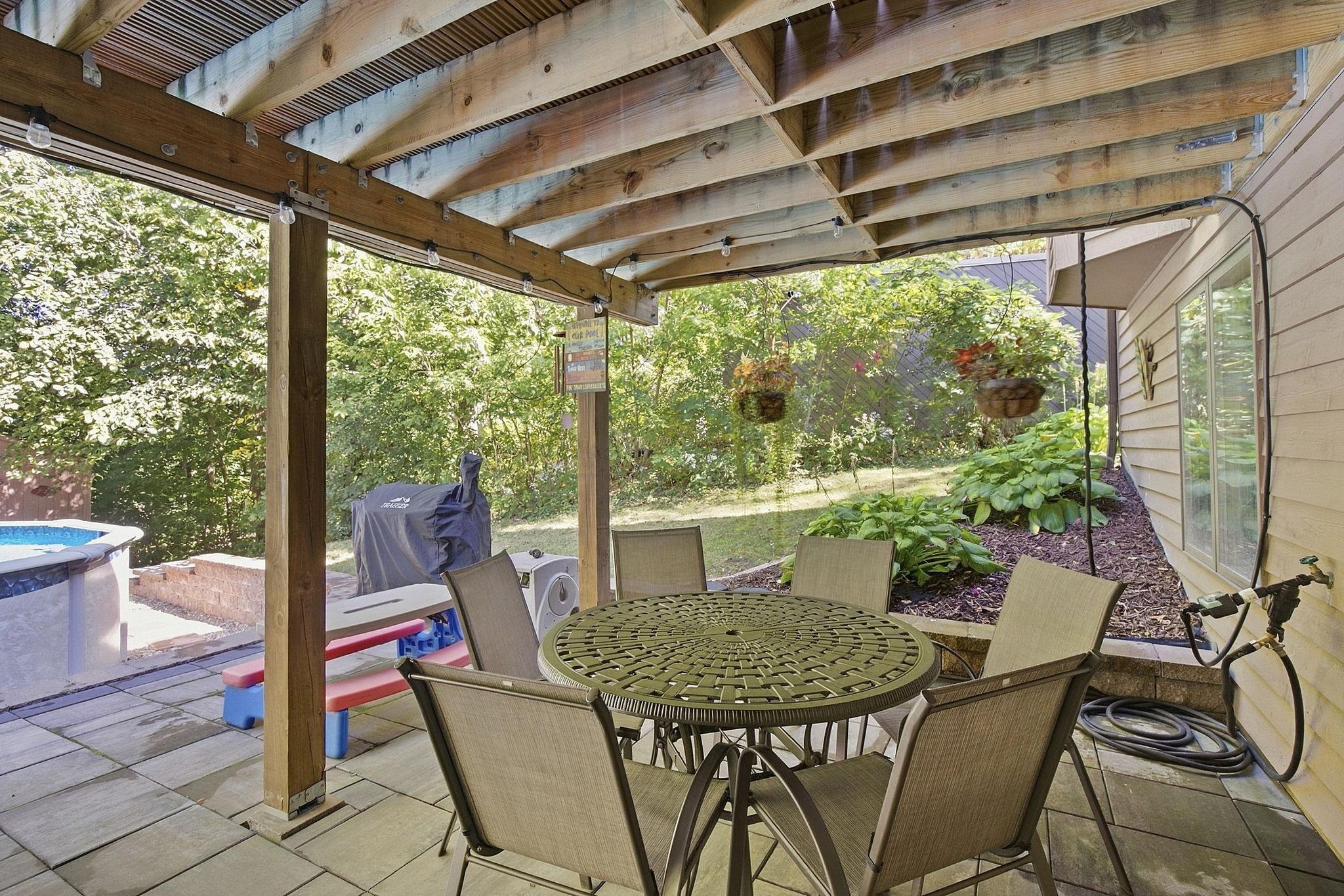 70-web-or-mls-112122_Hearing_Ln_Chaska_MN_009.jpg
