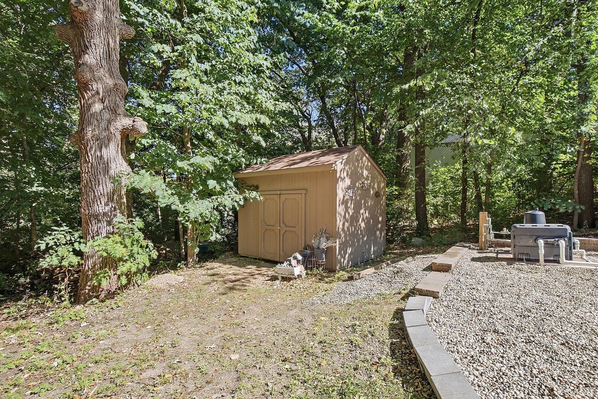 75-web-or-mls-112122_Hearing_Ln_Chaska_MN_014.jpg