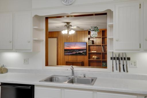 8710Photography-High-Resolution-611-Sheridan-Ave-Montevideo-MN-56265-25.jpg