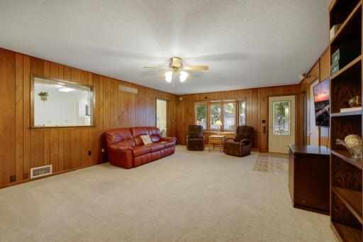 8710Photography-High-Resolution-611-Sheridan-Ave-Montevideo-MN-56265-31.jpg