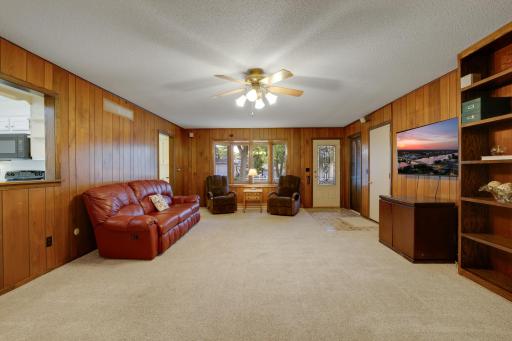 8710Photography-High-Resolution-611-Sheridan-Ave-Montevideo-MN-56265-33.jpg