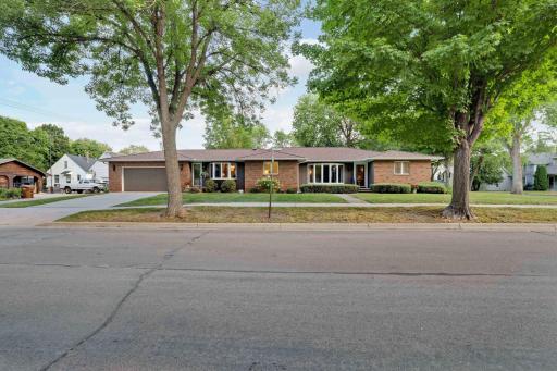 611 E Sheridan Avenue, Montevideo, MN 56265