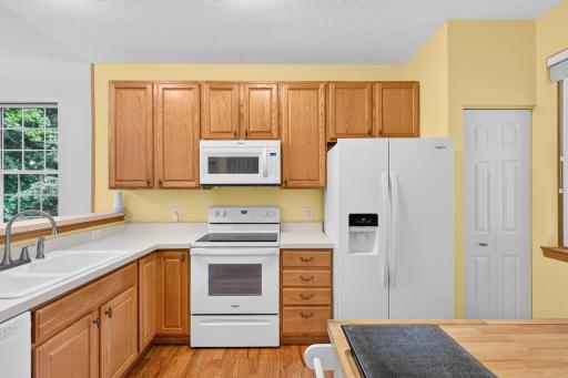8011 Everest Lane N, Maple Grove, MN 55311
