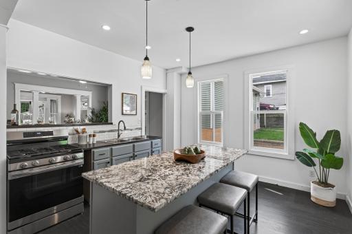 1047 5th Street E, Saint Paul, MN 55106