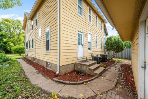 3-bedroom unit side entry, step from detached garage.