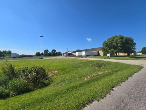 300 16th Avenue SE, Waseca, MN 56093