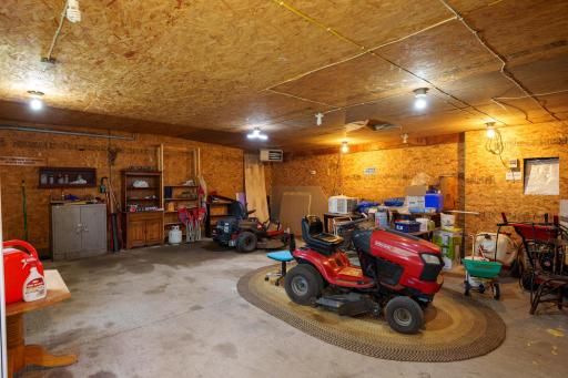 Interior of garage - all in great condition!