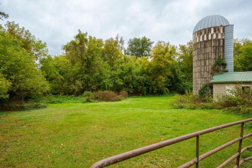 Level, useable land with a mix of woods and pasture!