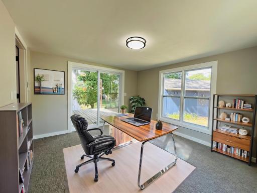 Sunroom or office is a dream come true â virtually staged