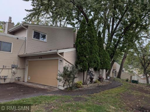 1517 N Innsbruck Drive, Fridley, MN 55432