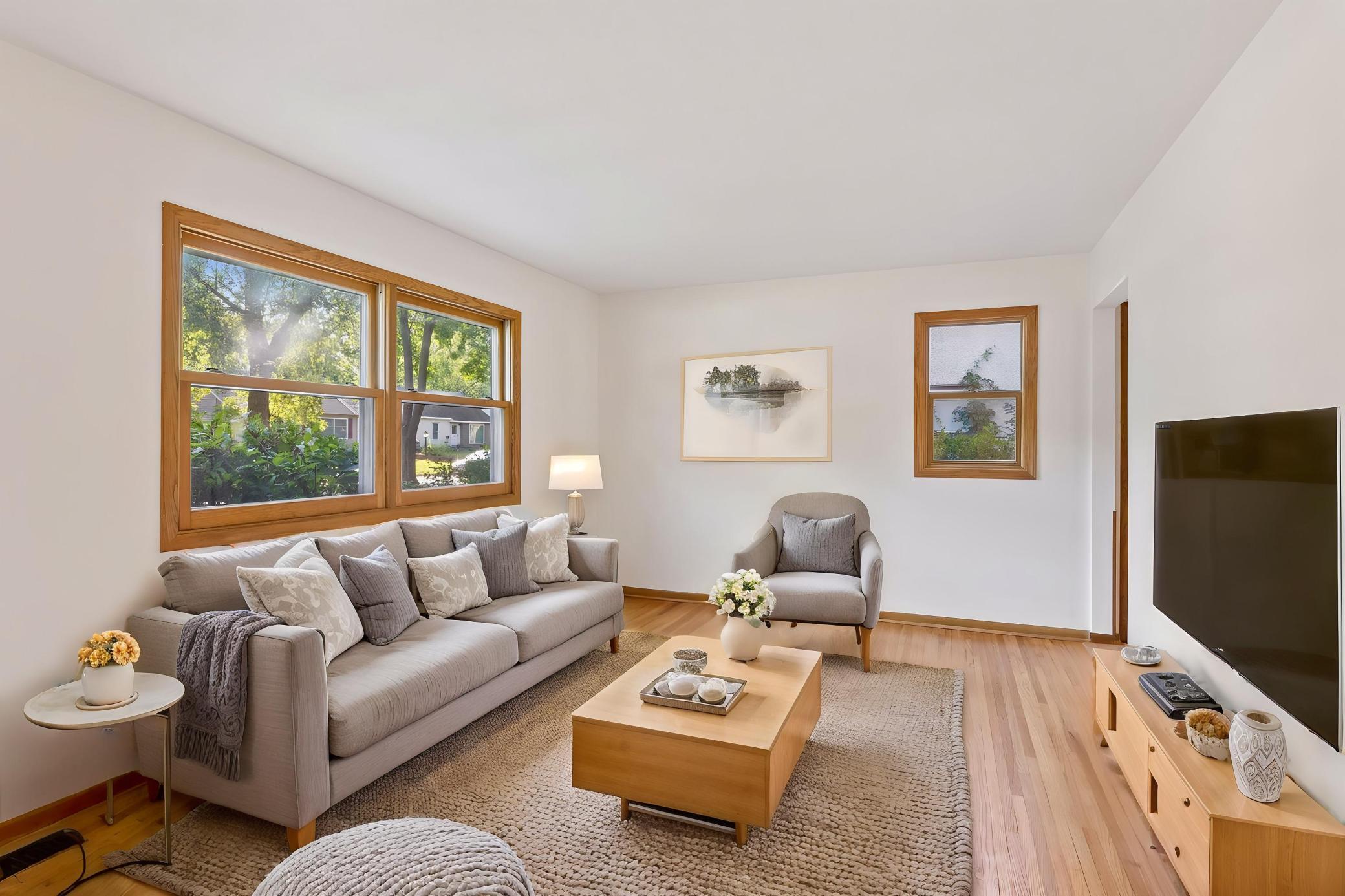 Large living area - virtually staged