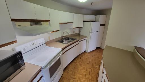 3151 Dean Court, B404, Minneapolis, MN 55416