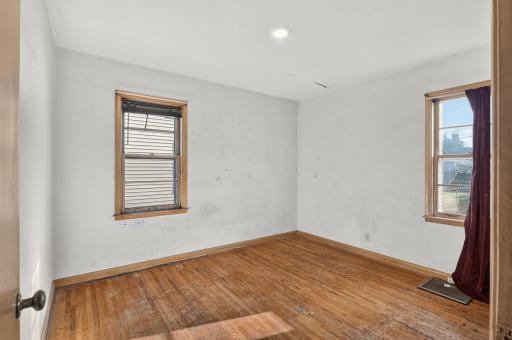 5242 James Avenue N, Minneapolis, MN 55430