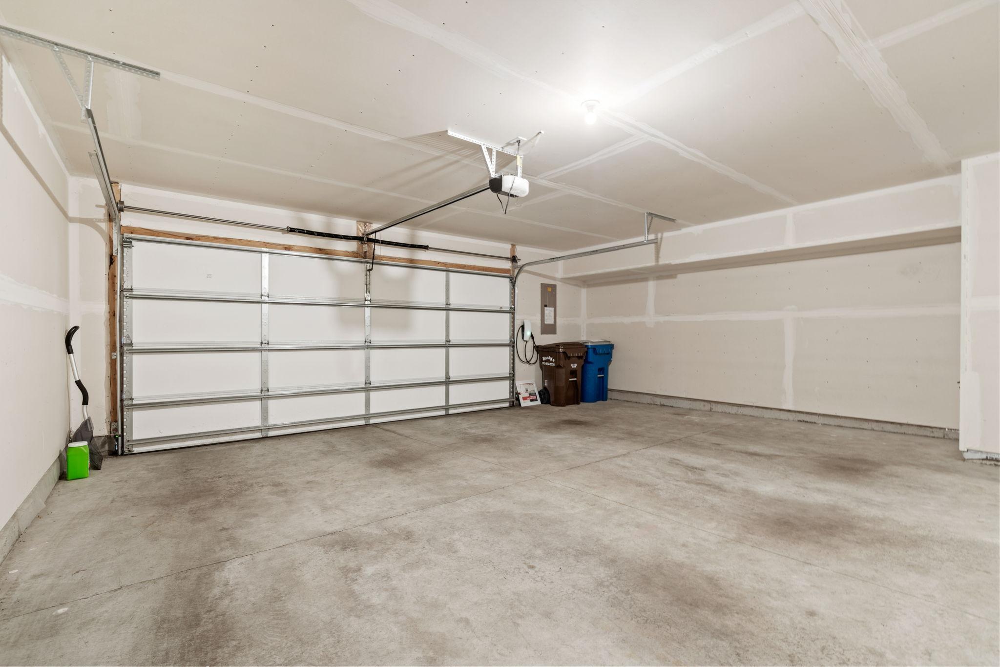 The garage measures 20 x 20 with an additional bump out 17 x 4