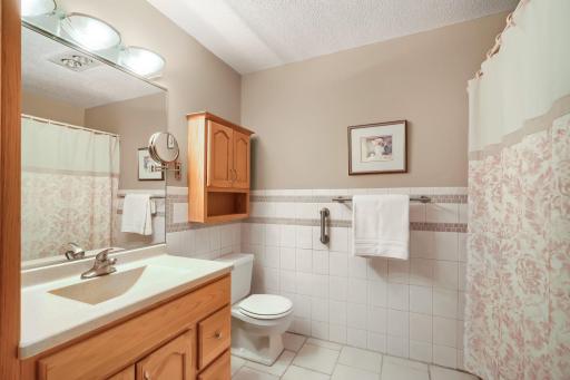 8441 Irwin Road, 106, Bloomington, MN 55437