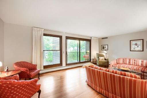 8441 Irwin Road, 106, Bloomington, MN 55437
