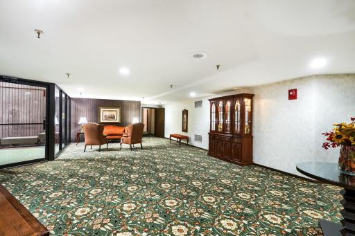 8441 Irwin Road, 106, Bloomington, MN 55437