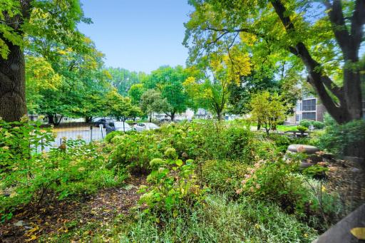 8441 Irwin Road, 106, Bloomington, MN 55437