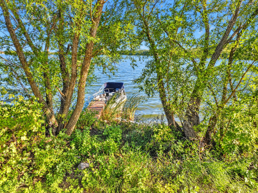 Dock your pontoon