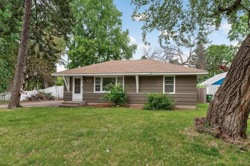 525 79th Avenue NE, Minneapolis, MN 55432