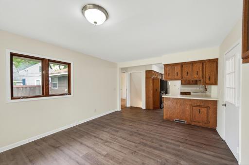525 79th Avenue NE, Minneapolis, MN 55432