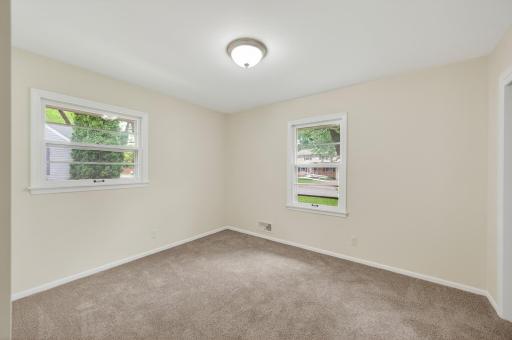 525 79th Avenue NE, Minneapolis, MN 55432