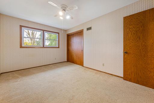 1100 Mitchell Drive, Faribault, MN 55021