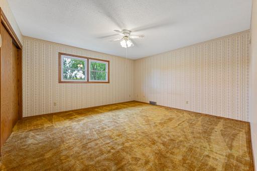 1100 Mitchell Drive, Faribault, MN 55021