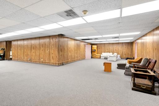976 Minnehaha Avenue W, Saint Paul, MN 55104