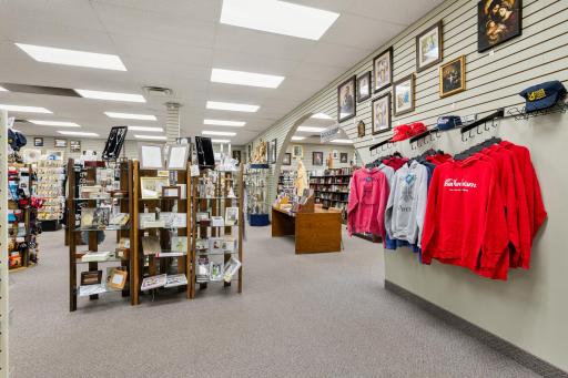 976 Minnehaha Avenue W, Saint Paul, MN 55104
