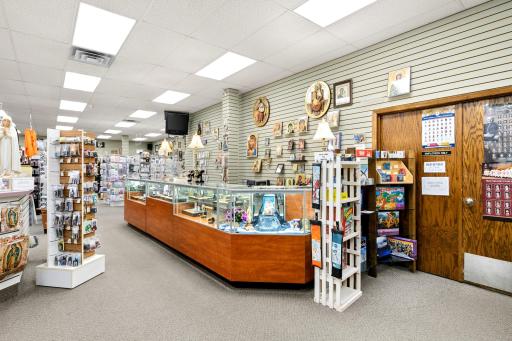 976 Minnehaha Avenue W, Saint Paul, MN 55104