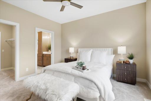 Main bedroom with private en suite and walk in clost.