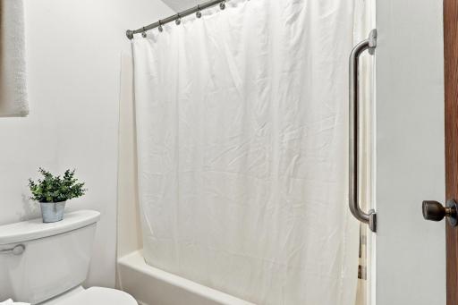 Full Size Bathroom