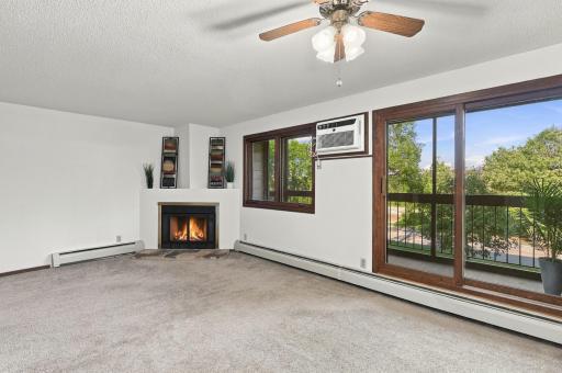 Living Room/Screen-In Patio